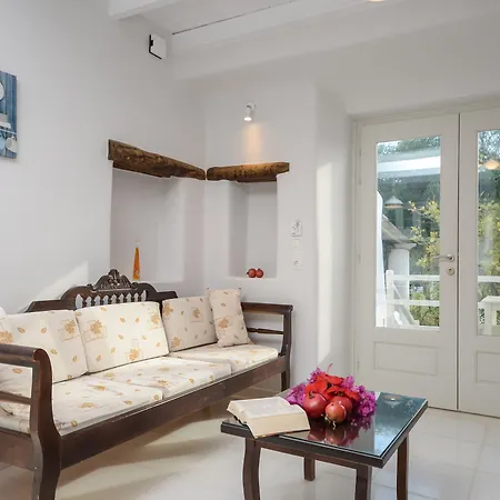 Naxian Queen Luxury & * Αγία Άννα