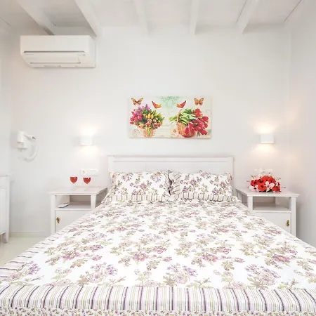 Naxian Queen Luxury & וילה