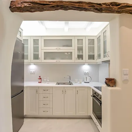 Naxian Queen Luxury & Αγία Άννα